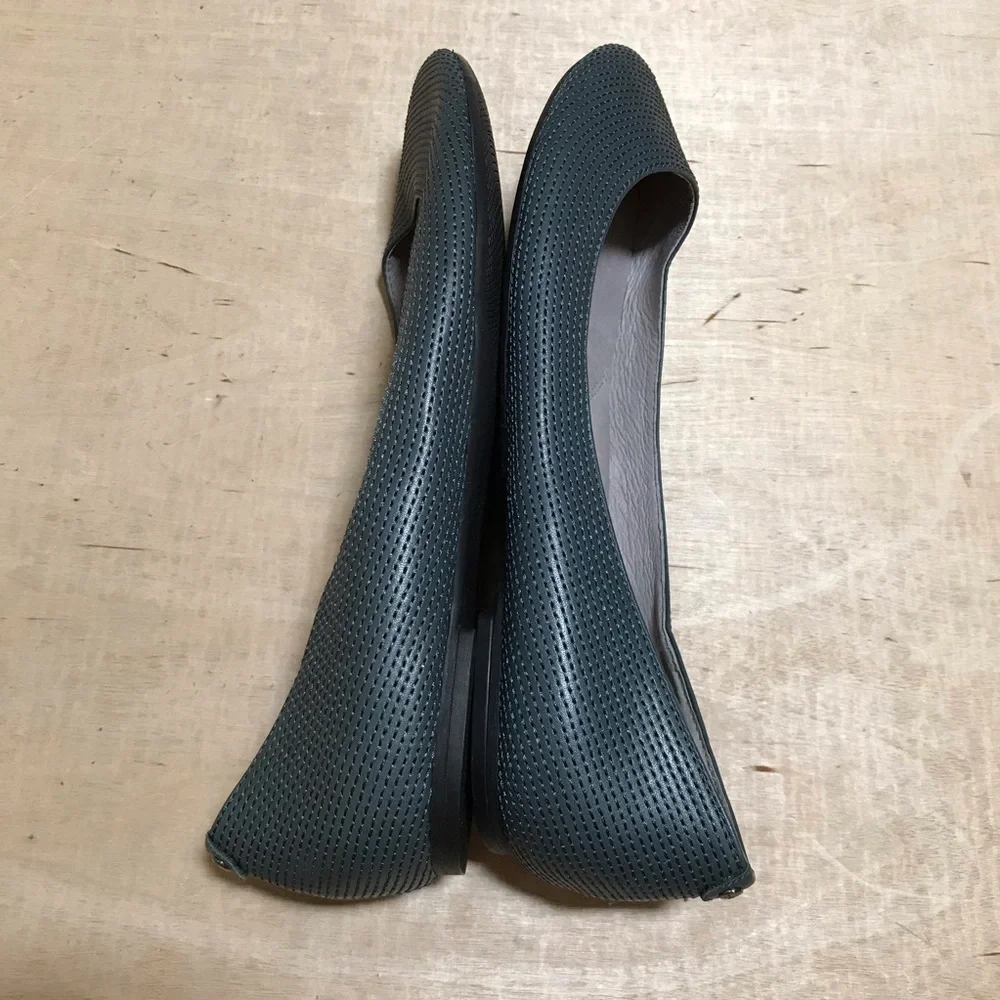 Kenneth Cole NY Leather Flats Size 6